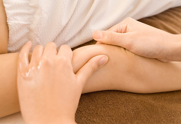 Massage tay và cánh tay