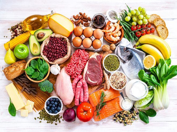 Chế độ ăn đầy đủ dinh dưỡng giảm đau nhức cơ