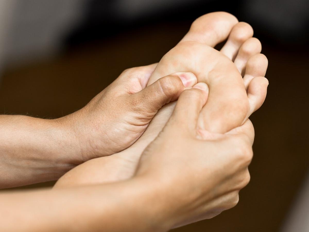 Top 6 Cách bấm huyệt bàn chân đơn giản mà ai cũng có thể thử