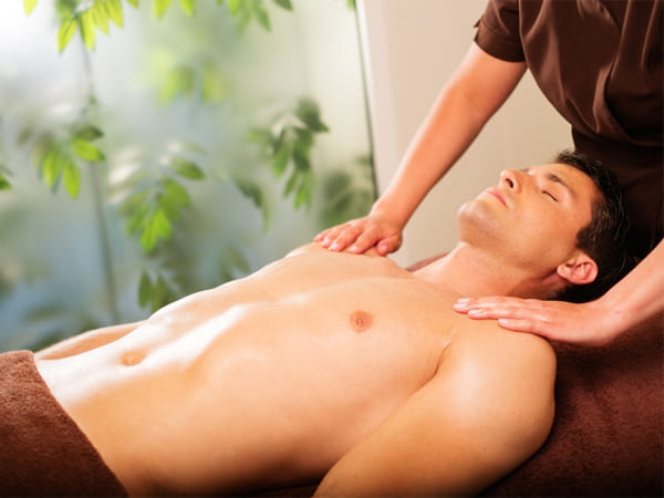 cách massage vùng ngực