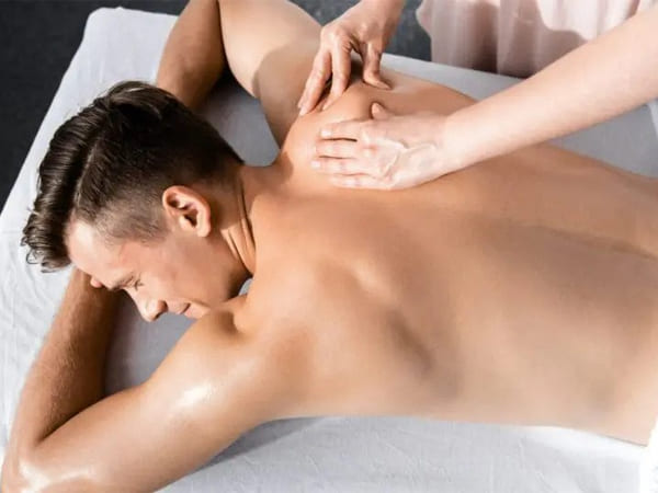 cách massage toàn thân cho nam