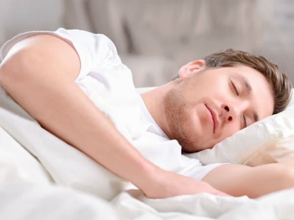 Tư thế ngủ đúng cách giúp hạn chế căng cơ