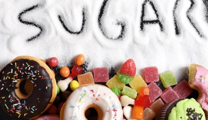 Bạn nên hạn chế ăn các thực phẩm chứa nhiều đường để giảm cân hiệu quả