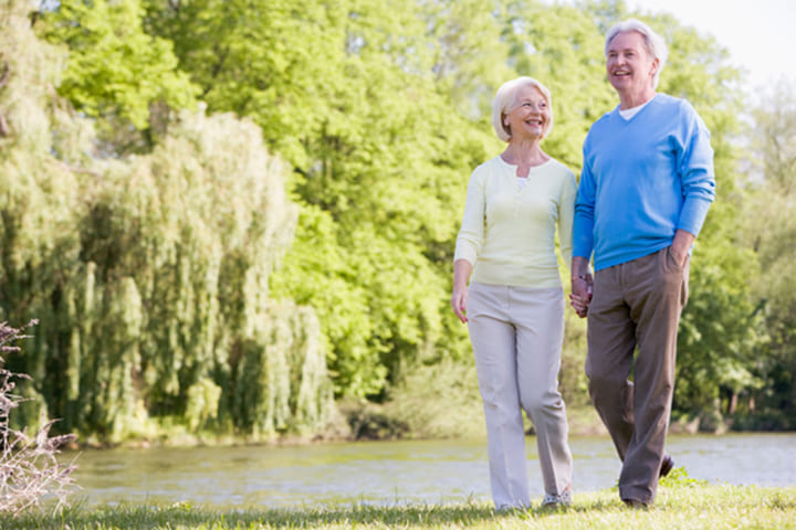 Đi bộ mỗi ngày giúp cải thiện trí nhớ cho người cao tuổi