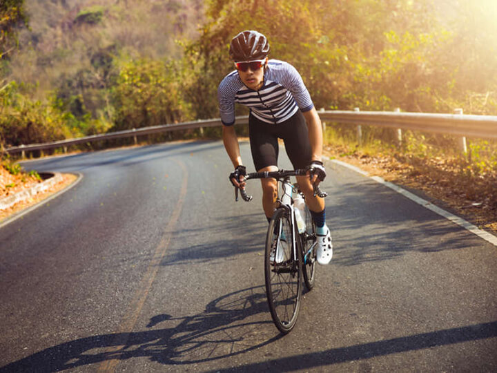 Đạp xe đốt ít calo hơn nhưng an toàn cho xương khớp hơn so với chạy bộ