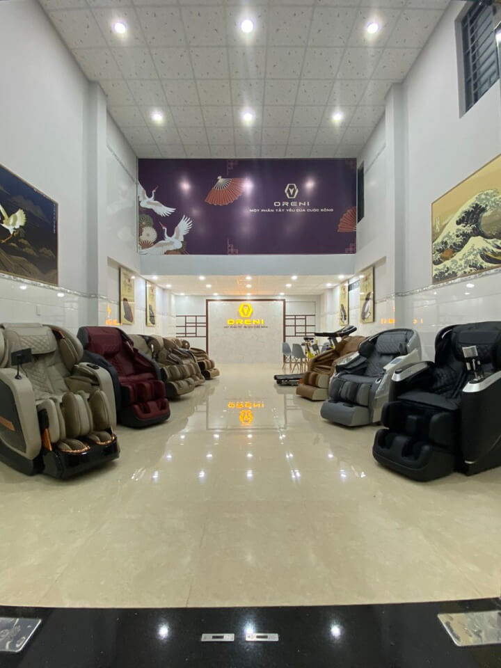 Cửa hàng trưng bày nhiều mẫu ghế massage chính hãng, chất lượng
