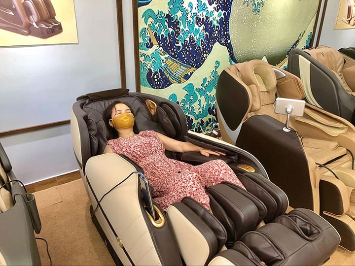Ghế massage Oreni OR-180i được nhiều khách hàng yêu thích