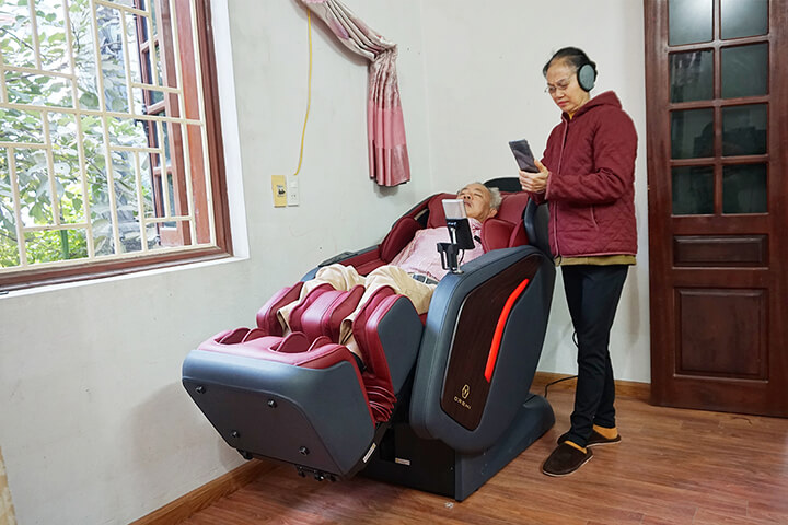 Ghế massage toàn thân giá rẻ phù hợp nhiều đối tượng sử dụng