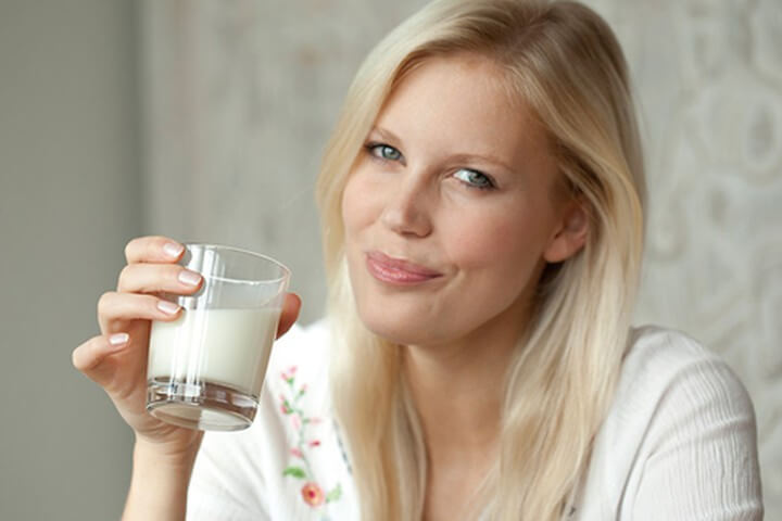 Uống 1 ly sữa tươi không đường trong bữa sáng giúp giảm cân hiệu quả
