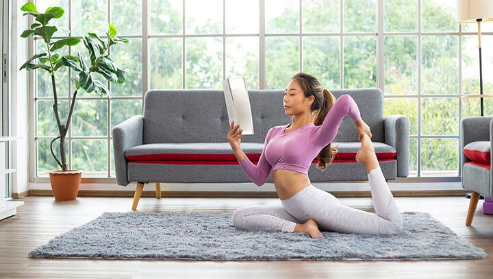 Khi tập Yoga tại nhà bạn nên chọn không gian thoáng đãng và yên tĩnh