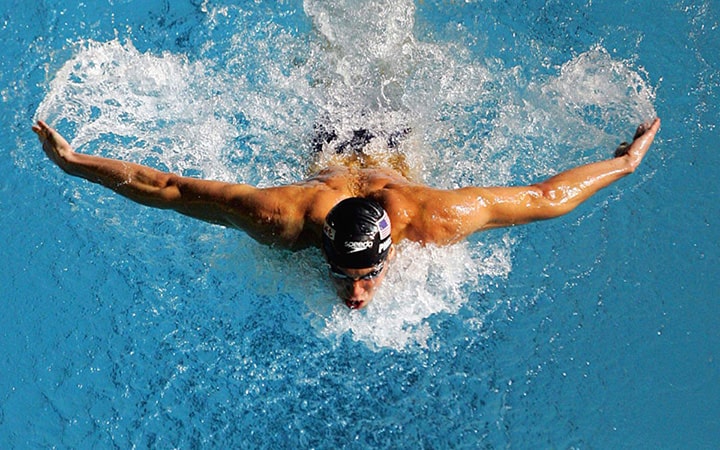 Bơi lội là môn thể thao bổ trợ cho chạy bền nhằm nâng cao thể lực