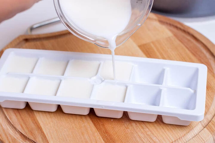 Sử dụng sữa tươi không đường giúp massage da mặt giúp da trắng hồng hơn