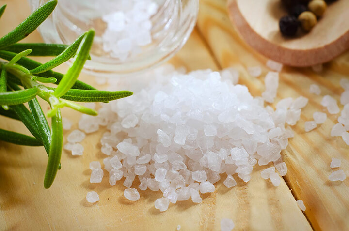 Có nhiều loại muối dùng để ngâm chân