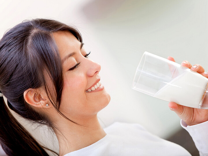 Nếu đang trong quá trình giảm cân, bạn nên sử dụng sữa tươi không đường tách béo