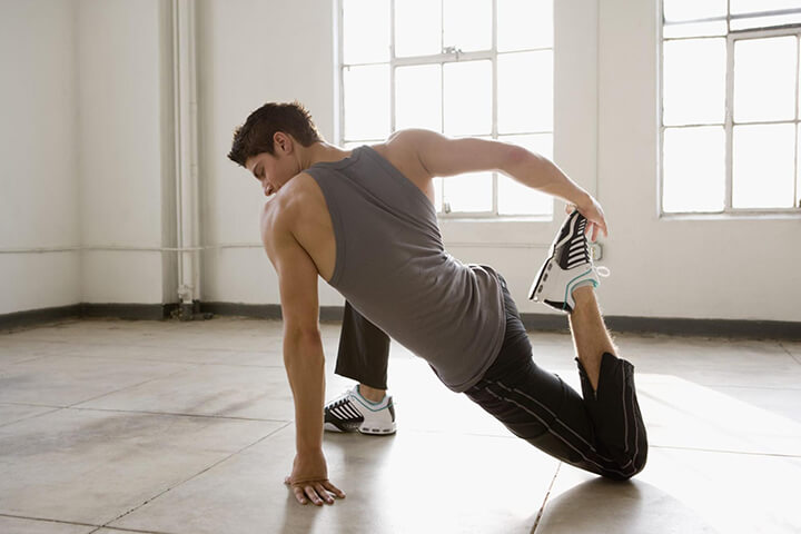 Áp dụng bài tập thể dục nhẹ nhàng hỗ trợ giảm đau cơ.