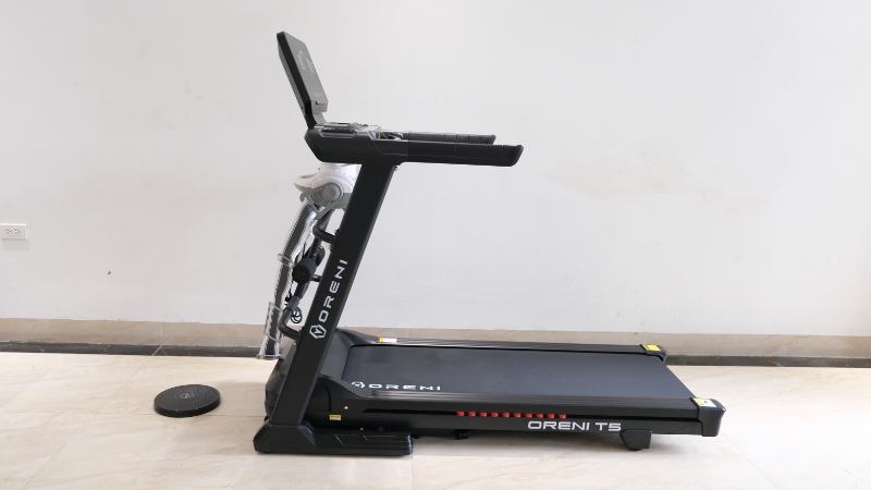 Máy chạy bộ điện Oreni T5 có kích thước phù hợp nhiều không gian