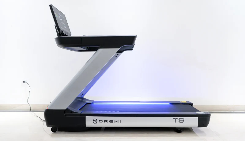 Máy chạy bộ Oreni T8 được thiết kế với chất liệu khung thép chắc chắn