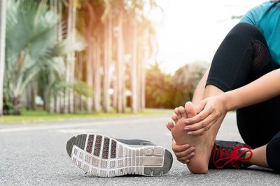 Không dùng thuốc:7 Cách làm hết nhức chân nhanh nhất tại nhà