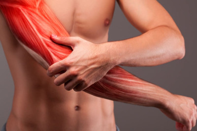 Căng cơ tay làm sao hết? 7 phương pháp giảm đau hiệu quả