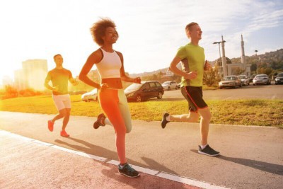 Chạy bộ buổi sáng có giúp giảm cân, giảm mỡ bụng không?